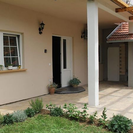 קנין Apartman Lilium מראה חיצוני תמונה