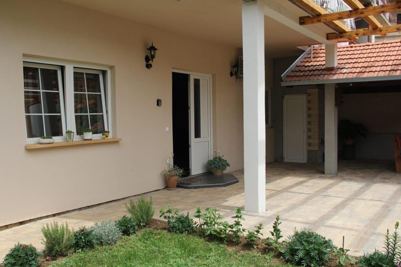 קנין Apartman Lilium מראה חיצוני תמונה